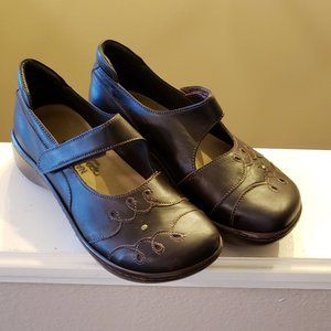 NAOT Womens Brown Leather Mary Janes Flats Shoes Size 36 EUR, 5 US